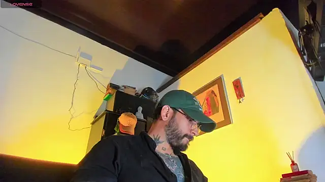 CamiloGray  online show from 11/17/25, 02:34