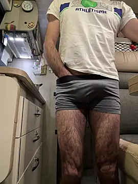 Snapshot of Hairy_athlete chatting on 12/15/24, 08:36 Hairy athlete online show from 12/15/24, 08:36