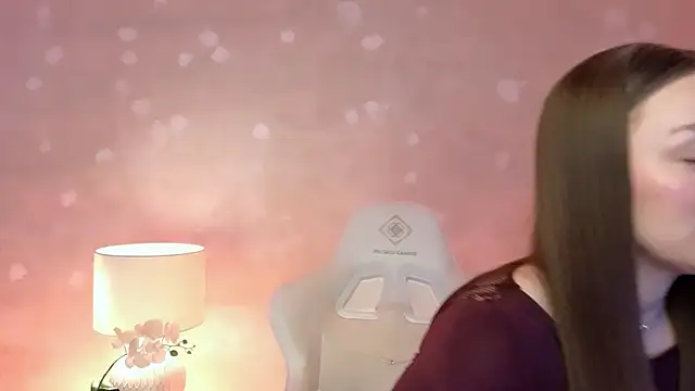 MilaFleur online show from 04/22/26, 02:18