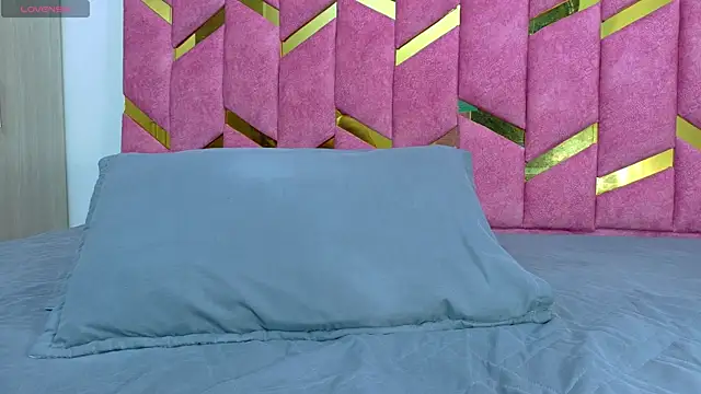 hornyhousekeeper  online show from 04/14/26, 02:56