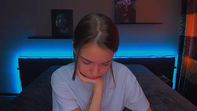 AlexaBarkley online show from 02/19/25, 03:17