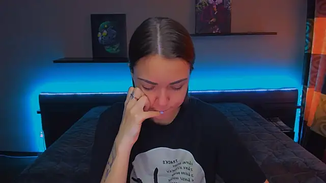 AlexaBarkley online show from 03/04/25, 03:22