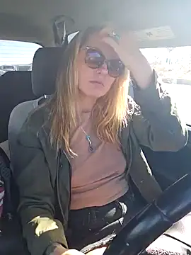 SheIsSomething online show from 01/01/25, 07:21