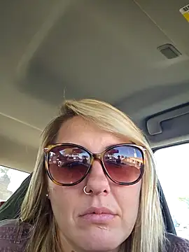 SheIsSomething online show from 01/23/25, 10:33