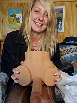 SheIsSomething online show from 01/29/25, 02:30