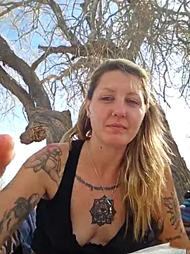 SheIsSomething online show from 02/18/25, 07:52