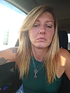 SheIsSomething online show from 11/03/25, 10:53