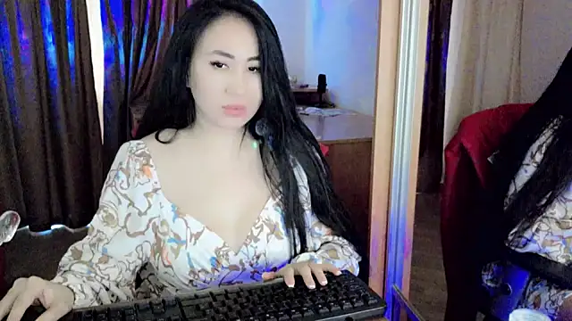 Snapshot of AsianQueens chatting on 02/28/25, 02:31 AsianQueens online show from 02/28/25, 02:31