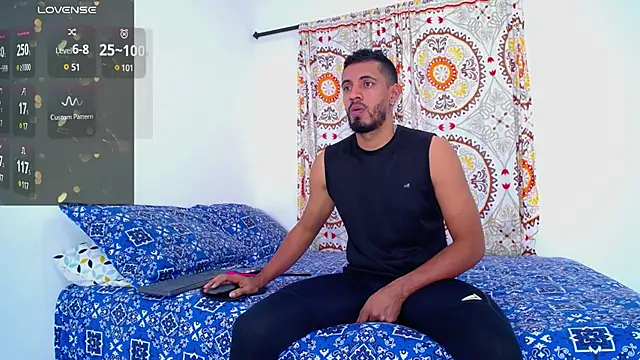 Snapshot of steven_smith05 chatting on 12/15/24, 07:13 steven smith05 online show from 12/15/24, 07:13