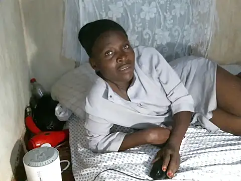 cute-shamza online show from 12/18/25, 05:46