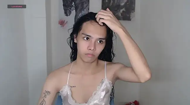 Snapshot of shecutie69 chatting on 12/16/24, 04:38 shecutie69 online show from 12/16/24, 04:38