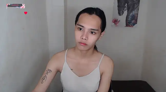 Snapshot of shecutie69 chatting on 02/23/25, 06:17 shecutie69 online show from 02/23/25, 06:17