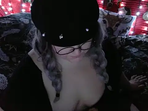 Snapshot of ThickBones chatting on 12/28/24, 06:50 ThickBones online show from 12/28/24, 06:50