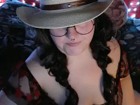 Snapshot of ThickBones chatting on 03/19/25, 06:23 ThickBones online show from 03/19/25, 06:23