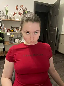 Snapshot of sweetest_pie chatting on 03/13/25, 06:45 sweetest pie online show from 03/13/25, 06:45