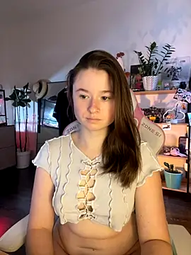 Snapshot of sweetest_pie chatting on 09/24/25, 03:15 sweetest pie online show from 09/24/25, 03:15