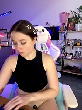 Snapshot of sweetest_pie chatting on 11/16/25, 08:09 sweetest pie online show from 11/16/25, 08:09