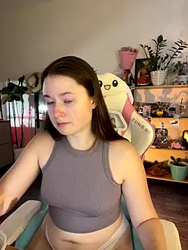 Snapshot of sweetest_pie chatting on 11/20/25, 11:43 sweetest pie online show from 11/20/25, 11:43