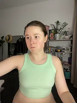 Snapshot of sweetest_pie chatting on 11/28/25, 09:50 sweetest pie online show from 11/28/25, 09:50