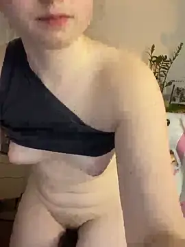 Snapshot of sweetest_pie chatting on 02/24/26, 09:13 sweetest pie online show from 02/24/26, 09:13