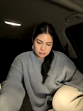 Snapshot of clairewntr chatting on 12/02/24, 10:01 clairewntr online show from 12/02/24, 10:01