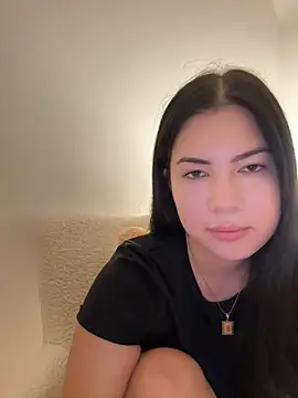 Snapshot of clairewntr chatting on 12/11/24, 04:42 clairewntr online show from 12/11/24, 04:42