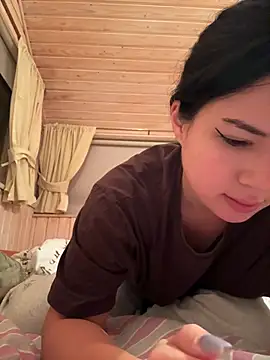 Snapshot of clairewntr chatting on 01/01/25, 12:53 clairewntr online show from 01/01/25, 12:53