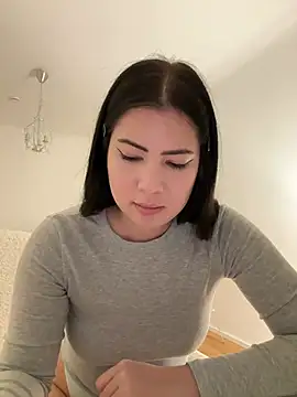 Snapshot of clairewntr chatting on 01/19/25, 10:39 clairewntr online show from 01/19/25, 10:39