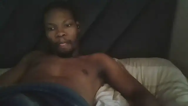 Snapshot of Malibongwe17 chatting on 12/19/25, 11:06 Malibongwe17 online show from 12/19/25, 11:06