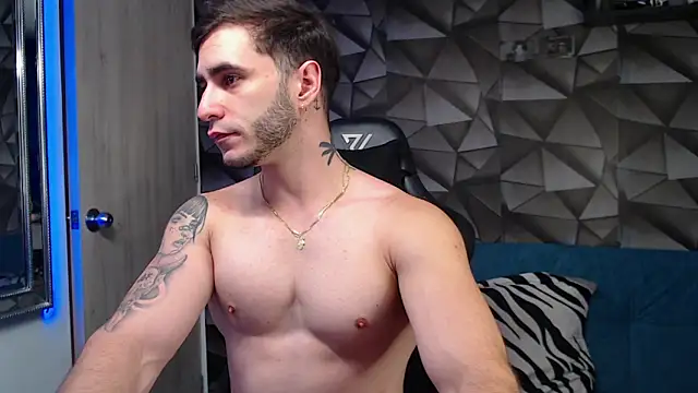 Snapshot of Latino_stud4u chatting on 10/03/25, 11:24 Latino stud4u online show from 10/03/25, 11:24