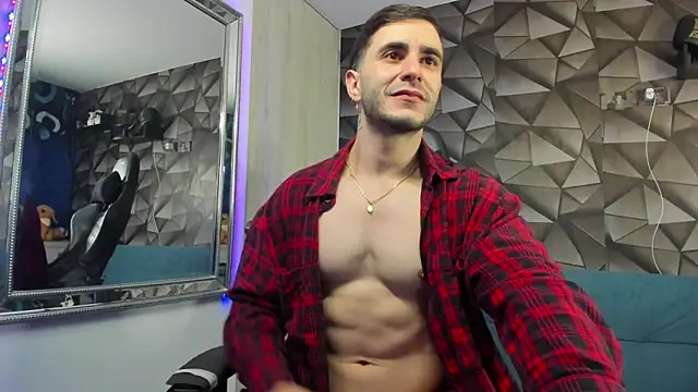 Latino stud4u online show from 12/03/25, 03:58