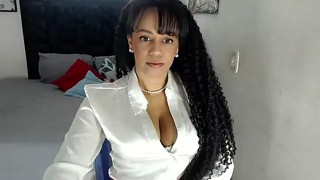 Snapshot of yeli_xxx chatting on 10/16/25, 08:32 yeli xxx online show from 10/16/25, 08:32