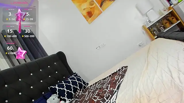 Snapshot of Divine___Eloeura chatting on 02/25/25, 06:42 Divine   Eloeura online show from 02/25/25, 06:42