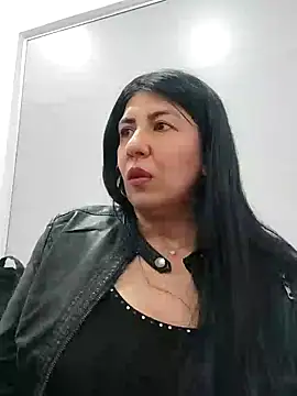 aisha latina online show from 01/23/25, 05:52