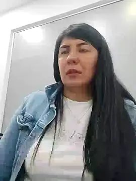 aisha latina online show from 02/06/25, 07:18