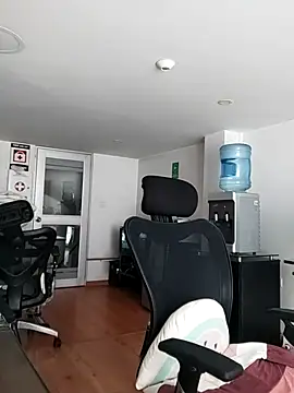 aisha latina online show from 03/05/26, 03:08