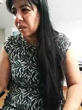 aisha latina online show from 04/28/26, 02:55