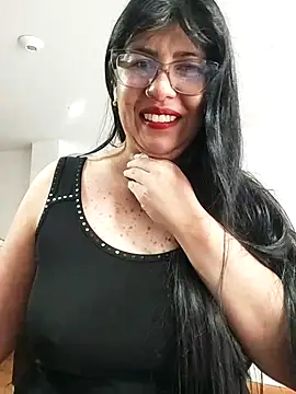 aisha latina online show from 07/09/26, 02:54