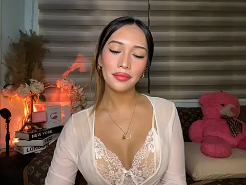 Jasmine Elcock online show from 10/25/25, 06:57