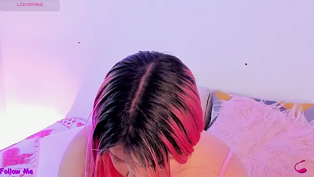 Snapshot of SophieRossi chatting on 09/13/25, 03:34 SophieRossi online show from 09/13/25, 03:34