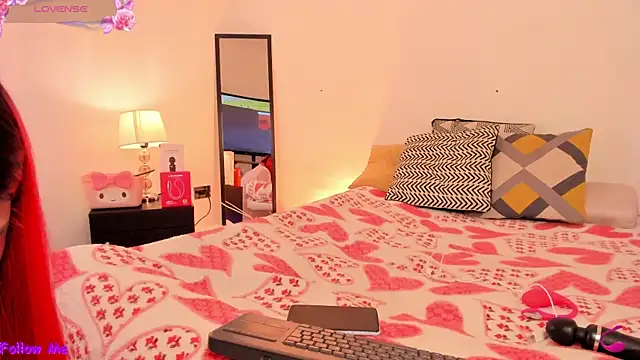 Snapshot of SophieRossi chatting on 09/20/25, 03:51 SophieRossi online show from 09/20/25, 03:51