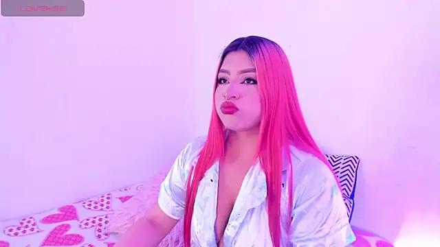 Snapshot of SophieRossi chatting on 09/29/25, 02:22 SophieRossi online show from 09/29/25, 02:22