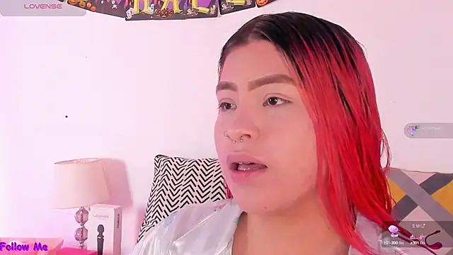 Snapshot of SophieRossi chatting on 10/12/25, 01:43 SophieRossi online show from 10/12/25, 01:43