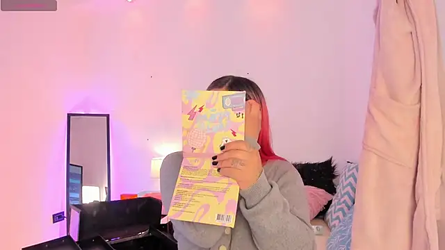 Snapshot of SophieRossi chatting on 11/08/25, 03:39 SophieRossi online show from 11/08/25, 03:39