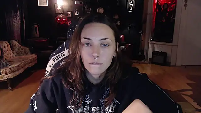 Snapshot of gothstripper chatting on 09/25/25, 12:36 gothstripper online show from 09/25/25, 12:36
