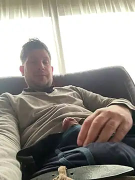 Snapshot of Taxidriver1988 chatting on 01/01/25, 10:43 Taxidriver1988 online show from 01/01/25, 10:43