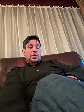 Snapshot of Taxidriver1988 chatting on 01/01/25, 10:03 Taxidriver1988 online show from 01/01/25, 10:03