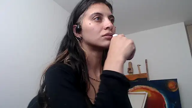 Snapshot of mariecam420 chatting on 12/17/24, 06:09 mariecam420 online show from 12/17/24, 06:09