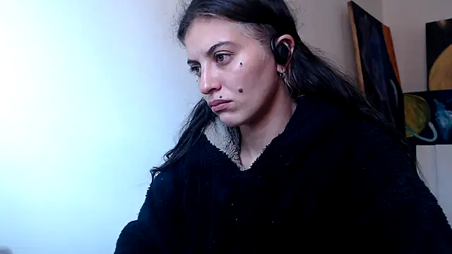 Snapshot of mariecam420 chatting on 12/19/24, 05:18 mariecam420 online show from 12/19/24, 05:18