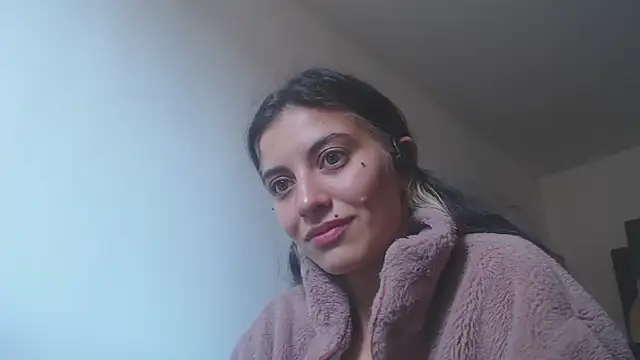 Snapshot of mariecam420 chatting on 12/22/24, 04:48 mariecam420 online show from 12/22/24, 04:48